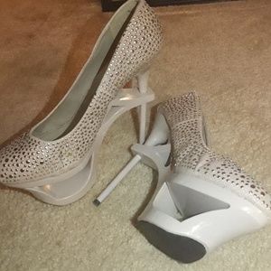 Prevee Studded cut-out platforms